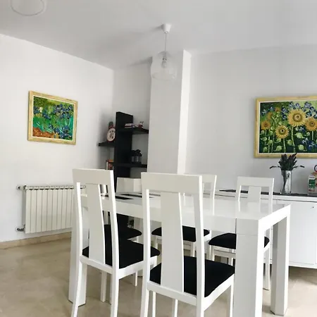 Malvarrose Apartment